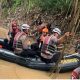 Tim gabungan sedang mencari anak yang terbawa arus di Depok.