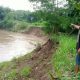 Longsoran tebing Sungai Cimanis mengancam pemukiman warga di Desa Beringin, Cirebon