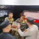 Satpol PP Depok dan Polsek Bojongsari sita ratusan botol miras dari toko jamu di Sawangan