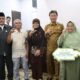 Wali Kota saat mpenyerahkan kunci secara simbolis kepada penerima manfaat program Rutilahu