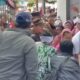 Petugas kepolisian melakukan olah TKP tragedi desak-desakan di pesta pernikahan anak Gubernur Jabar Dedi Mulyadi