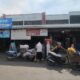 Kondisi kios di Pasar Desa Japura Kidul, Cirebon, yang masih aktif namun tidak menyumbang PAD ke kas desa.