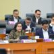 Menteri Keuangan Sri Mulyani memaparkan kondisi fiskal dan defisit APBN 2025 dalam rapat kerja dengan Badan Anggaran DPR RI.