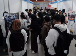 Tampilan portal ayogawe.depok.go.id milik Disnaker Kota Depok untuk informasi lowongan kerja