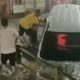 Evakuasi mobil terperosok banjir di Bukit Cengkeh Depok oleh warga