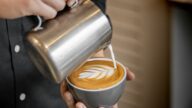Peserta Pelatihan Kerja Barista Semester II di Depok sedang mempraktikkan teknik pembuatan kopi