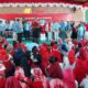 Ribuan warga Depok mengikuti jalan sehat HUT ke-80 RI bersama Haji Sarmili dan Wali Kota Depok