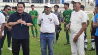 Erick Thohir membuka BJB Liga 4 Kota Depok di Stadion Merpati