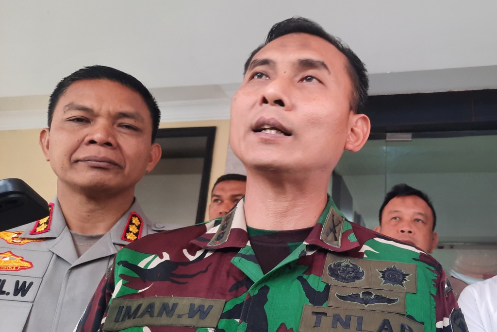 Prajurit TNI berjaga di Depok untuk mengantisipasi aksi anarkis