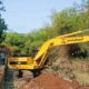 Proses pengerukan Sungai Singaraja di Desa Tuk Karangsuwung