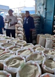 Satgas Pangan Depok melakukan sidak di gudang beras CV Astu Sukmajaya