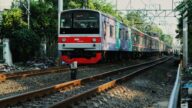 lonjakan penumpang commuter line saat tarif khusus Rp80 pada HUT RI ke-80