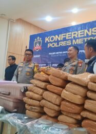 Polres Metro Depok gelar barang bukti 78,65 kg ganja hasil pengungkapan jaringan lintas daerah