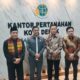 Kepala BPN Kota Depok (tiga dari kiri) dan Forkompinda berikan keterangan Pers