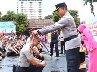 Kenaikan pangkat ratusan personel Polres Metro Depok