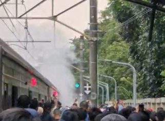 Asap di KRL Commuter Line