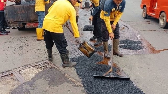 Layanan pengaduan jalan rusak di Kota Depok