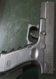 Senpi mainan polisi gadungan Kota Depok