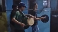 Bangungkan sahur pakai alat musik tradisional di Kota Depok