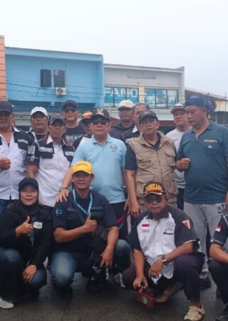 Aksi Bersih-bersih Kampung Forkabi Kota Depok