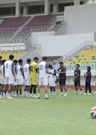 Persikad Depok versi Adhyaksa FC