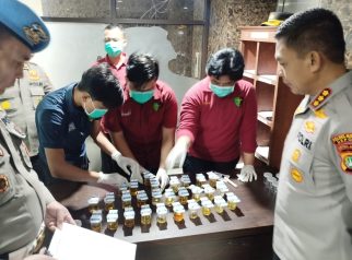 Tes urine Polres Metro Depok