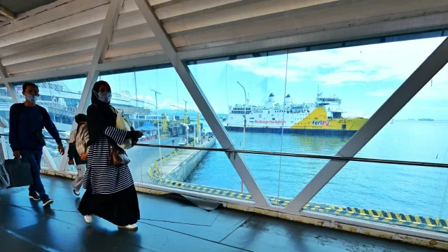 Arus balik jalur laut