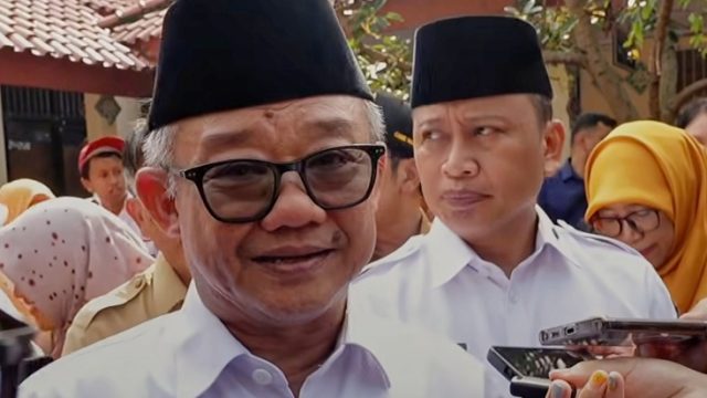 Mendikdasmen sekolah di Kota Depok