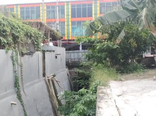 Bangunan diatas kali Pesanggrahan