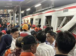 Korban kecelakaan kereta api Stasiun Bekasi Timur
