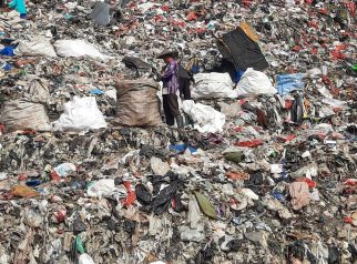 Pengelolaan sampah Ember Biru Depok