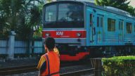Penertiban perlintasan kereta api sebidang