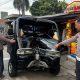 Mobil menabrak tiang listrik di Kota Depok