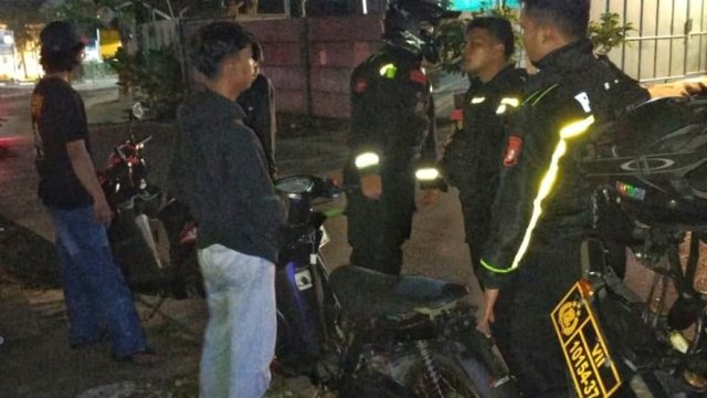 Patroli polisi di sejumlah titik rawan Kota Depok