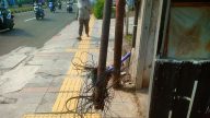 Tiang utilitas patah di Depok
