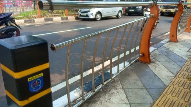 Besi pagar pembatas Taman SeCAWAN Kota Depok hilang