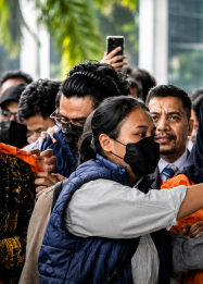 Tahap II Roy Suryo & dr Tifa